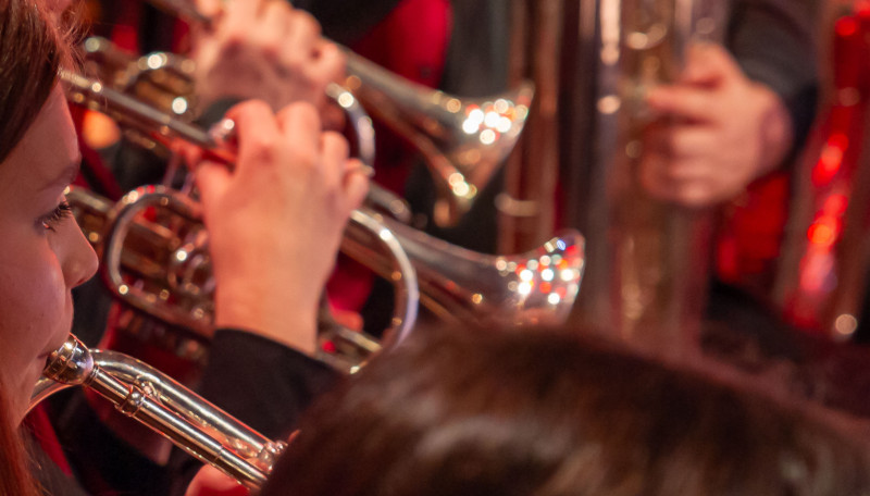 close-up cornet spelers